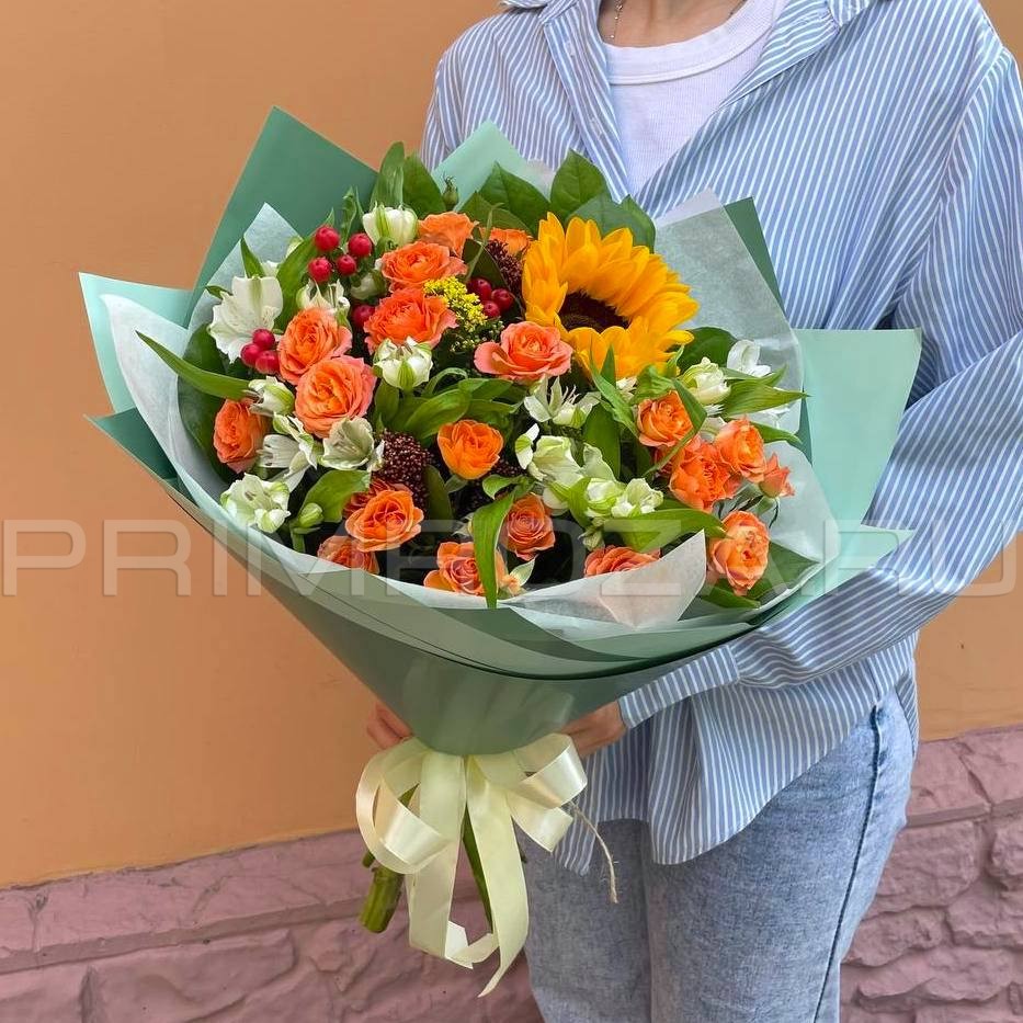 Цветы c доставкой во Владивостоке <br>Сборный букет с подсолнухом #A5464 