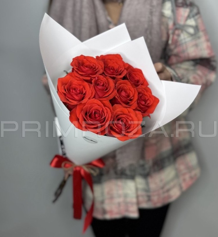 Букет из 9 алых роз