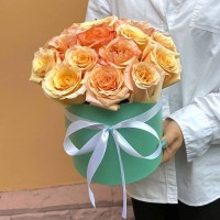 Розы в декоративной коробке #R1254