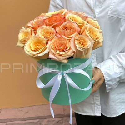 Розы в декоративной коробке #R1254