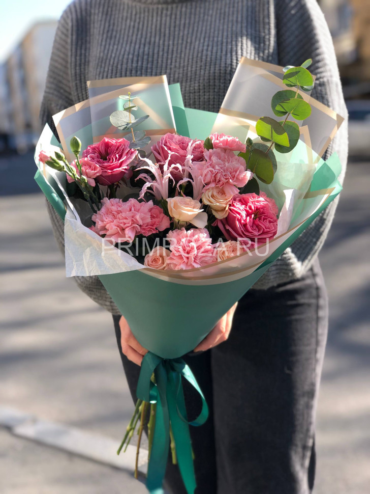 Цветы c доставкой во Владивостоке <br>Экзотический букет с нерине 