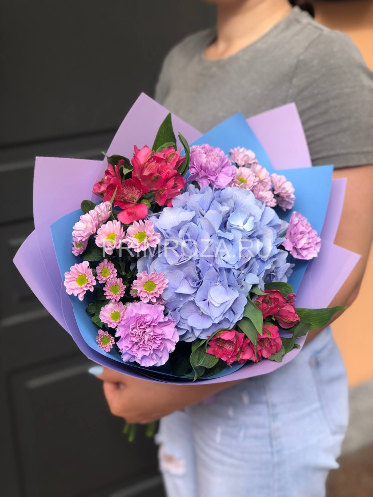 Цветы c доставкой во Владивостоке <br>Букет с голубой гортензией #G0050 