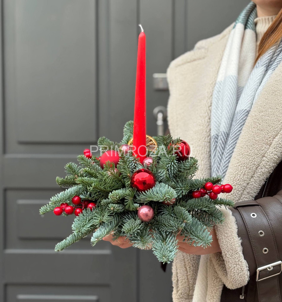 Цветы c доставкой во Владивостоке <br>Новогодняя композиция со свечой #NY0701