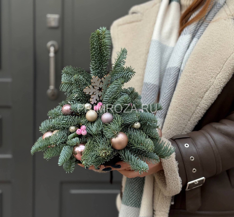 Цветы c доставкой во Владивостоке <br>Новогодняя композиция #NY0703